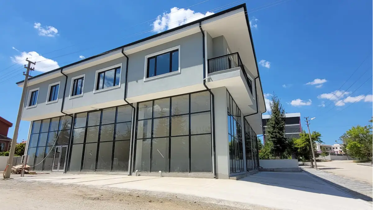 İNCEK KIZILCAŞAR'DA KİRALIK PRESTİJLİ DÜKKAN
