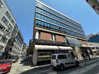 REMAX EXCELLENCE'DEN SOYDAN İŞ MERKEZİNDE SATILIK DÜKKAN
