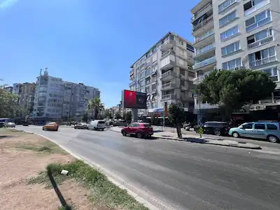 ÜÇYOL METRO VE ANA CADDE ÜSTÜ TABELA DEĞERI YÜKSEK SATILIK OFIS