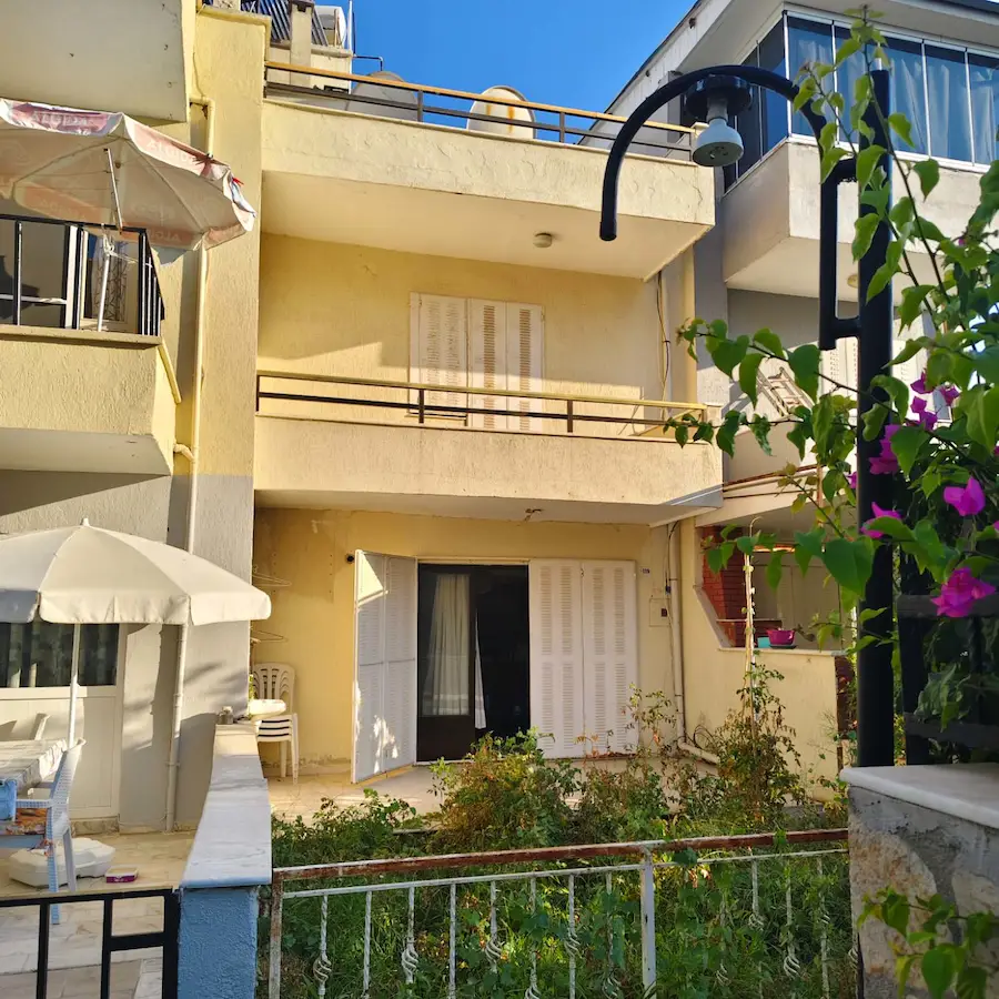 KUŞADASI YAVANSU MH.İLKER SITESI'NDE DUBLEKS YAZLIK-DAIRE FIYATINA