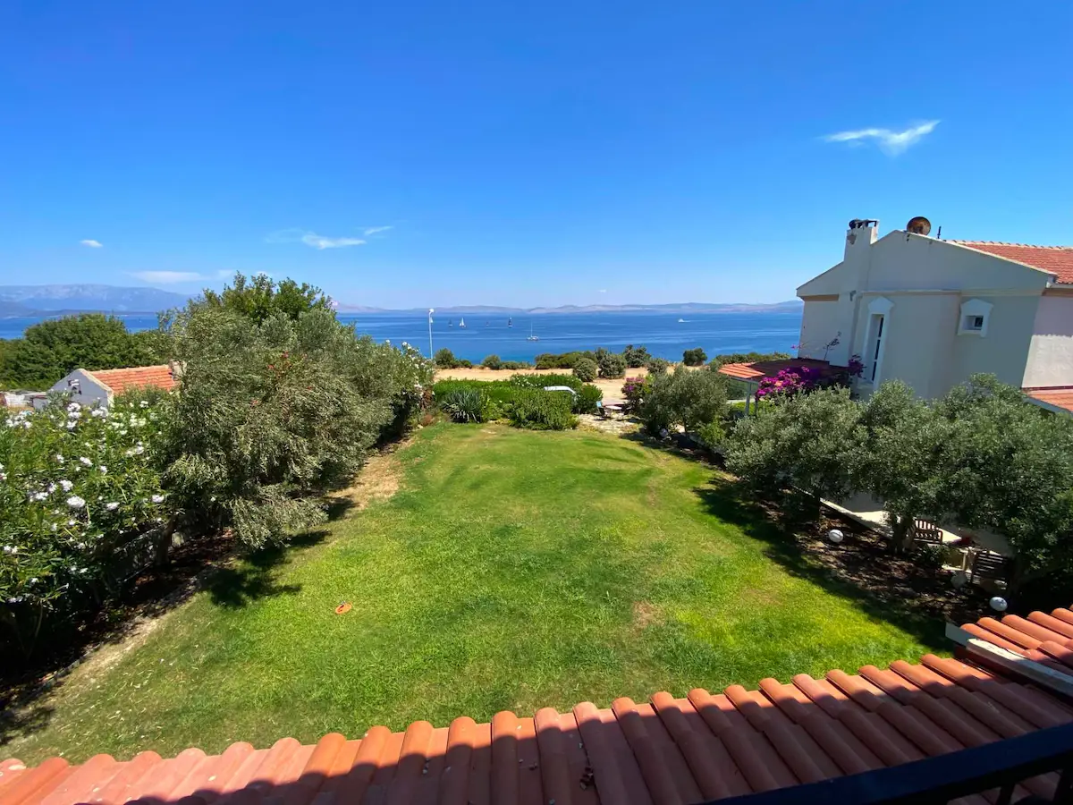 ÇEŞME DALYAN TOPÇU BURNU’NDA EŞYALI 3+1 VİLLA | DENİZ MANZARALI 