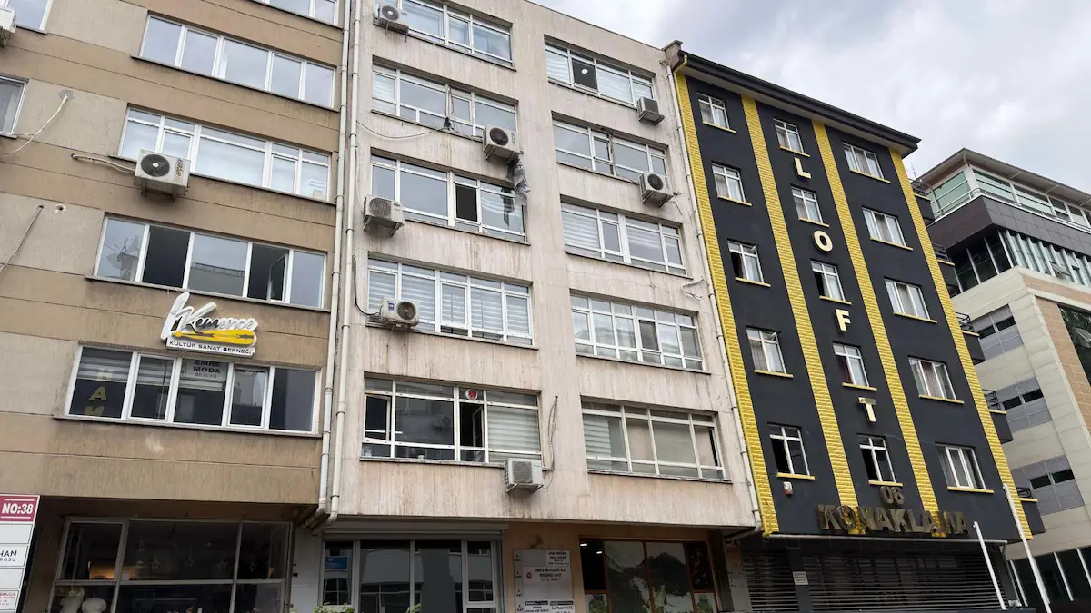 KOCATEPE’NİN MERKEZİ KONUMUNDA YATIRIM FIRSATI!