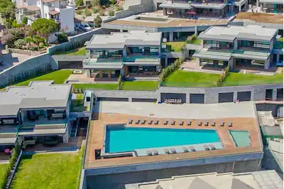 BODRUM GÜNDOĞAN’DA GÜNEY CEPHELİ, SIFIR 5+2 BAHÇE KATI DAİRE | 181 M² NET