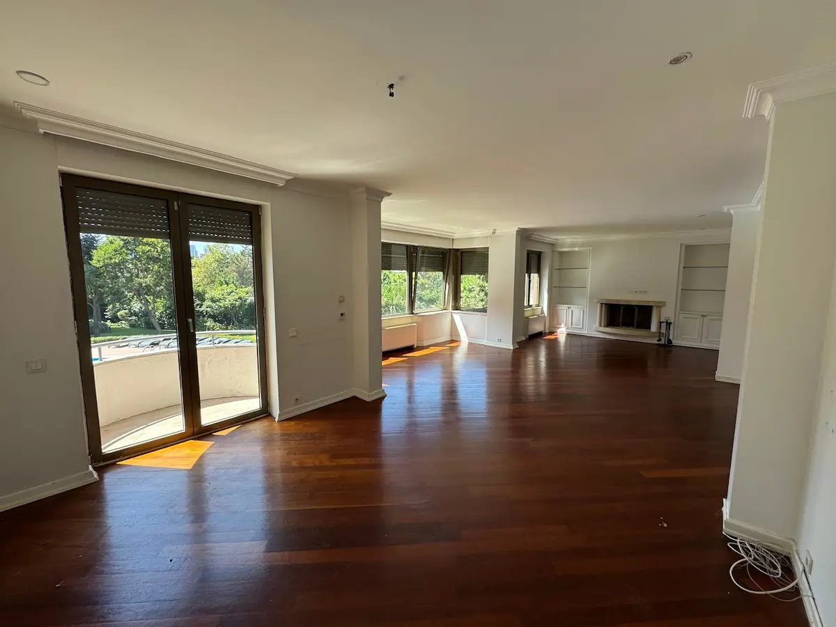 ETİLER MUTLU SİTESİNDE HAVUZ MANZARALI FERAH 4+1 KİRALIK DAİRE