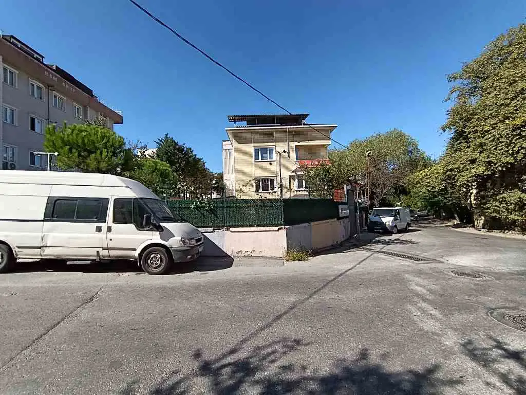 ÜMRANİYE HUZUR MAHALLESİ'NDE KİRALIK 450 METREKARE KULLANIM ALANINA SAHİP 3 KATLI BİNA