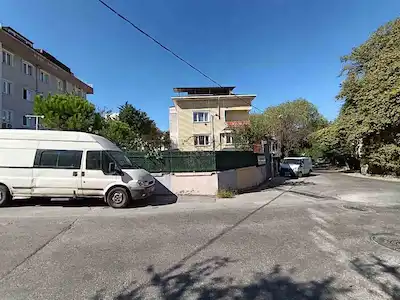 ÜMRANİYE HUZUR MAHALLESİ'NDE KİRALIK 450 METREKARE KULLANIM ALANINA SAHİP 3 KATLI BİNA