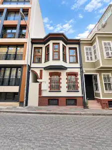HACI HÜSSAM SOKAK KIRALIK KOMPLE BINA İŞ YERI 6+2