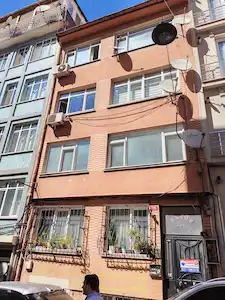KADIKÖY 'DE RIHTIMA ÇOK YAKIN 2+1,YÜKSEK GİRİŞ