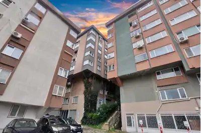 EMAAR VE AKASYAYA YAKIN, GÜVENLIKLI SIMGEKENT'TE SATILIK 3+1