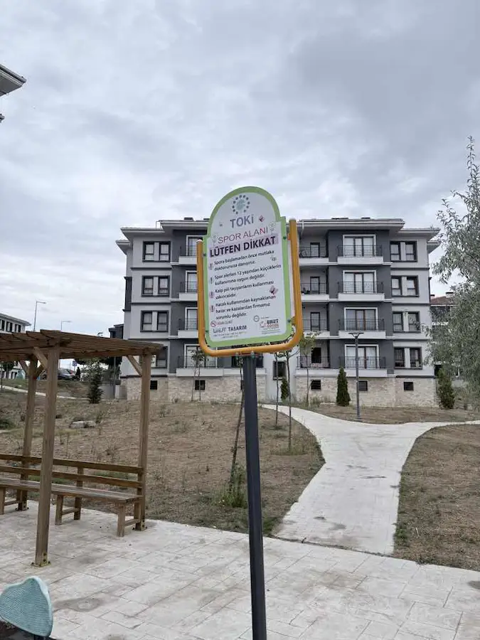 ÇORLU’DA SİTE İÇİNDE 2023 YAPIMI 3+1 | 110 M² NET | BALKONLU | MERKEZİ ISITMA