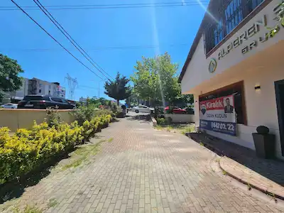 ŞERIFALI TICARIDE 450 M2 ARSA İÇERISINDE 250 M2 MÜSTAKIL BINA