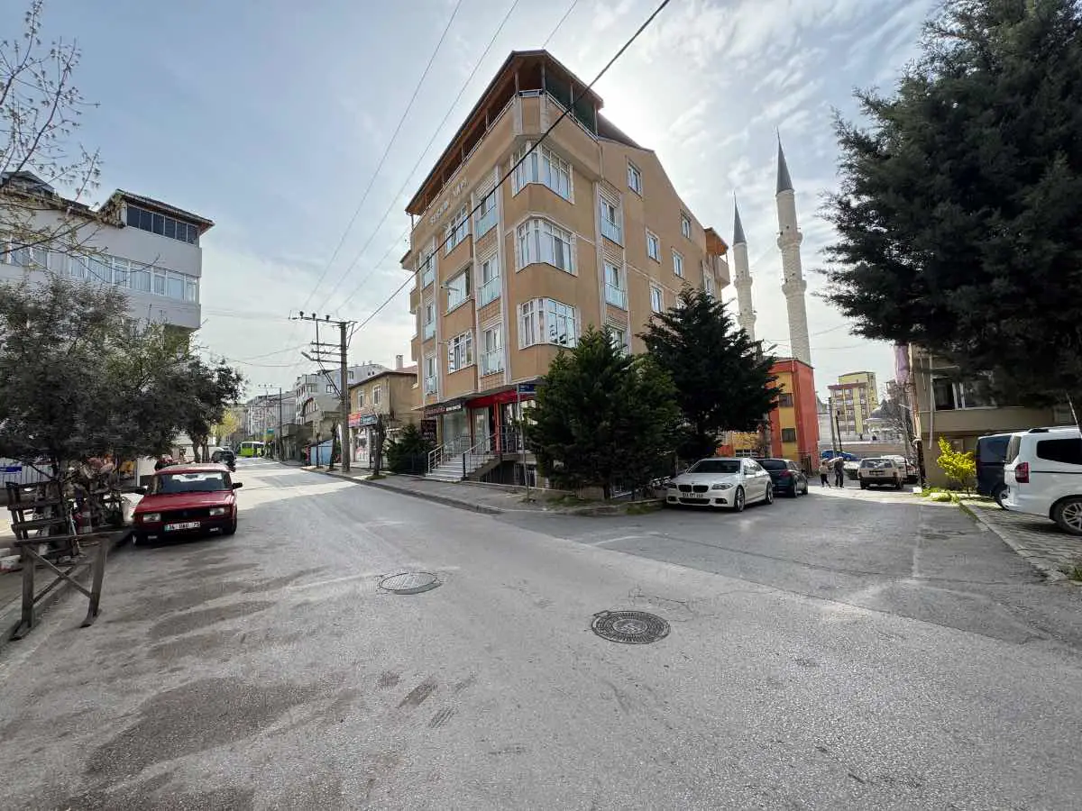 NAMIK KEMAL CADDESINDE BRÜT ÇIFT MUTFAK TERASLI 5+1 DUBLEX DAIRE