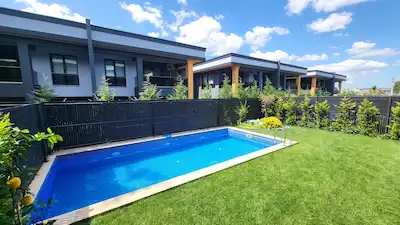 KARTEPE MODERNA VILLALARI SATILIK 5+1 HAVUZLU VILLA