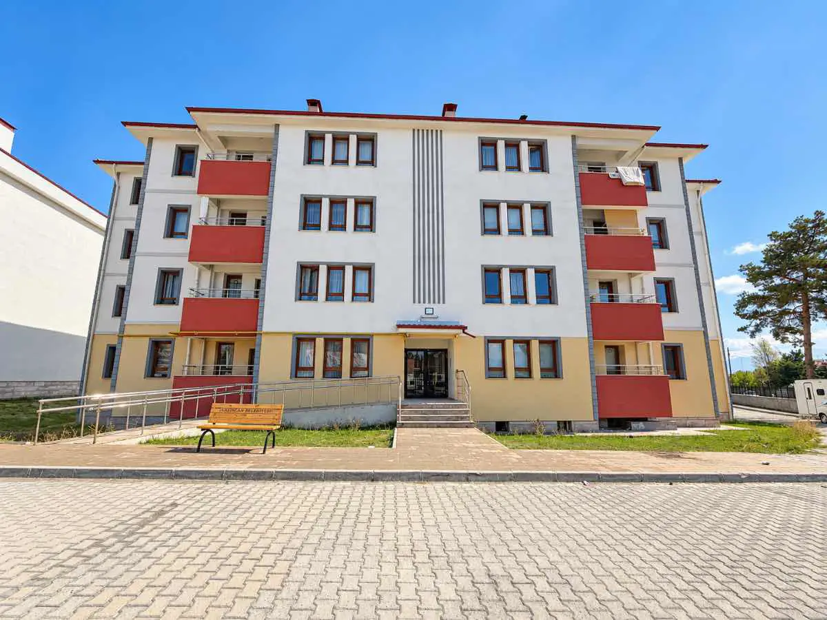 REMAX DEM'DEN DEMİRKENT MAHALLESİNDE 2+1 GENİŞ KİRALIK DAİRE
