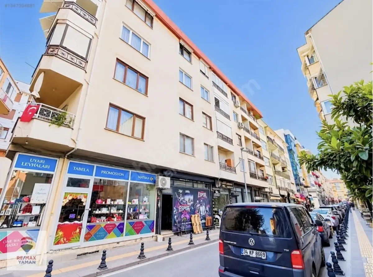 PENDİK BATI ÇARŞININ TAM MERKEZİNDE SAHİLE YÜREME SATILIK 3+1