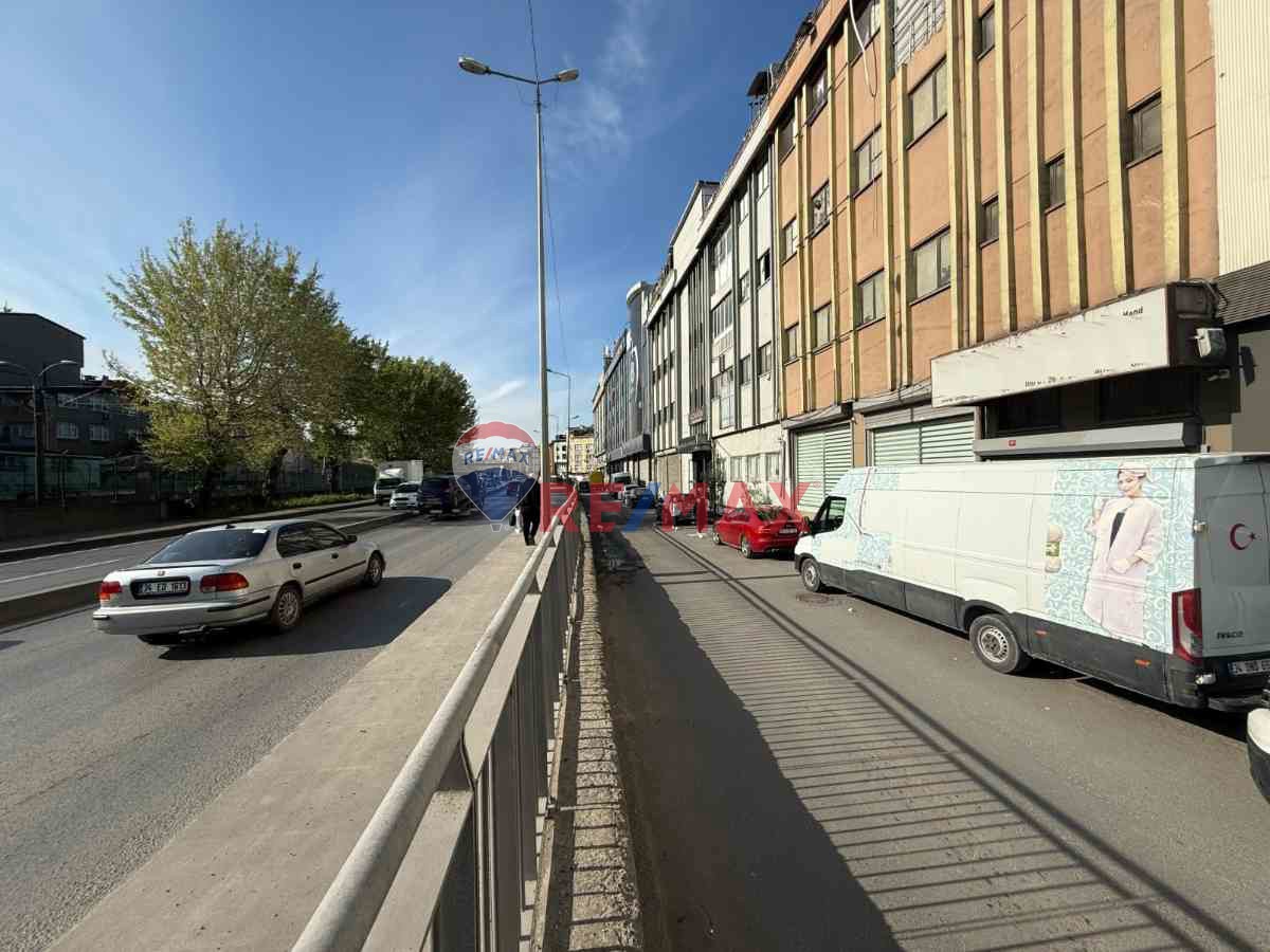 TERAZIDEREDE OTOGAR YOLUNA CEPHE 1700 M2 İSKANLI BINA VİDEOLU