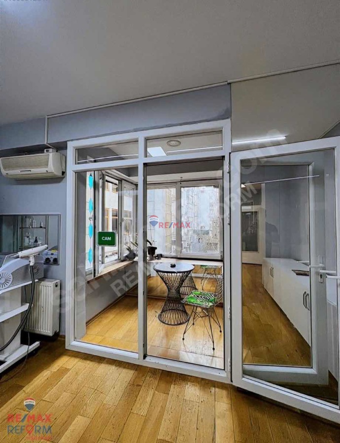 VALİKONAĞI’NDA KİRALIK İŞ YERİ 