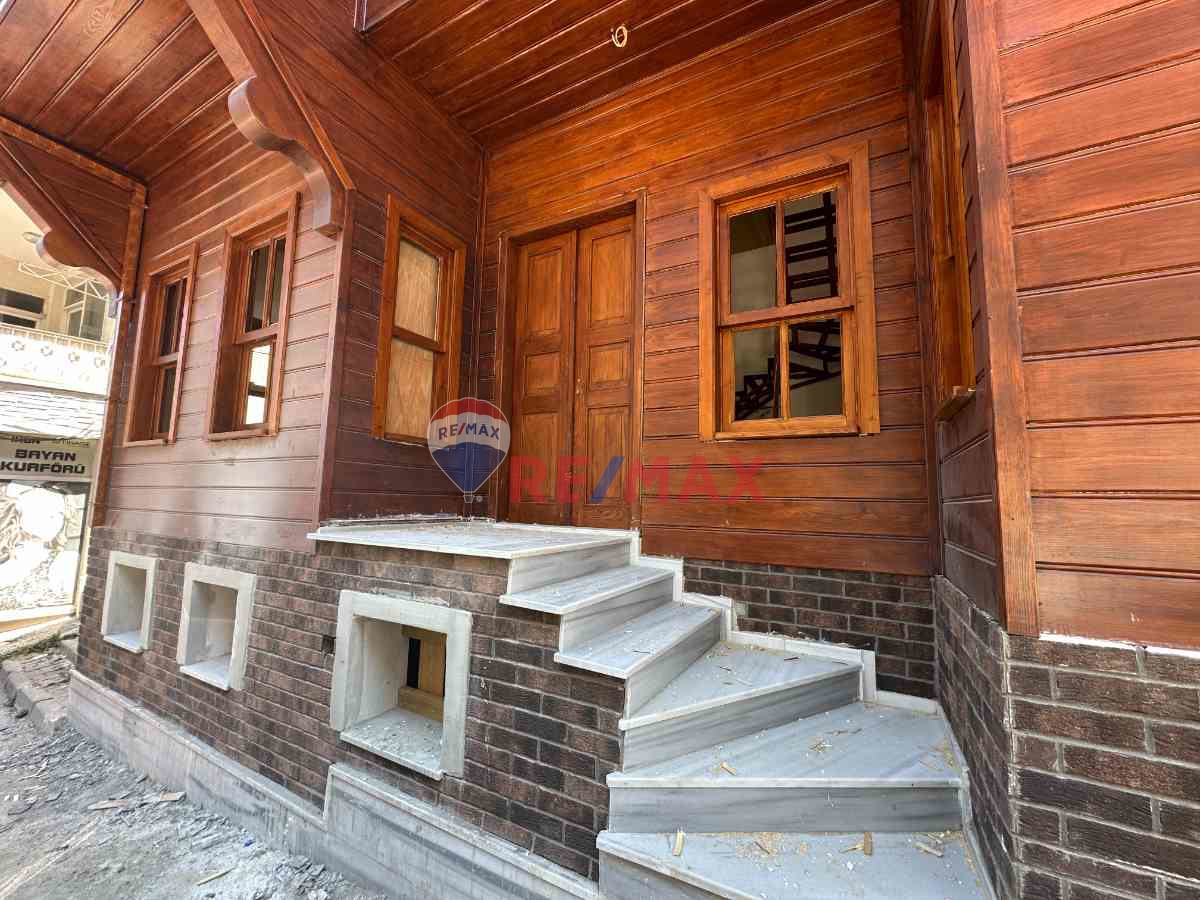 ÜSKÜDAR AHMEDİYE TUNUSBAĞI CD. ALTI KİRALIK KÖŞK / İŞYERİ&KONUTA