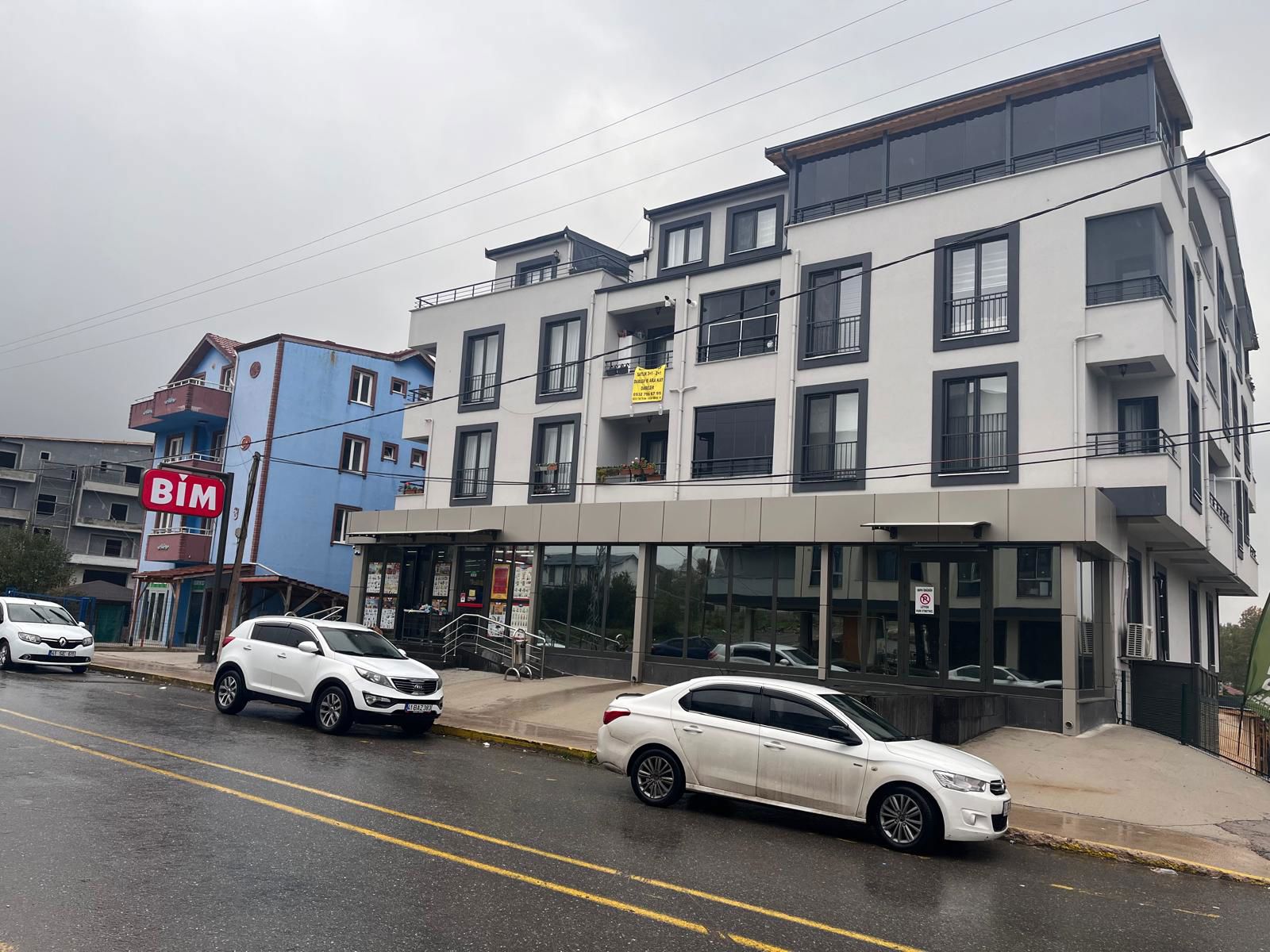 KARTEPE İBRİKDERE'DE İŞLEK CADDE ÜZERİ KİRALIK 3+1 DUBLEX DAİRE