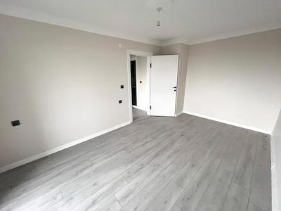 KARTEPE İBRİKDERE'DE İŞLEK CADDE ÜZERİ KİRALIK 3+1 DUBLEX DAİRE