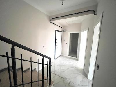 KARTEPE İBRİKDERE'DE İŞLEK CADDE ÜZERİ KİRALIK 3+1 DUBLEX DAİRE