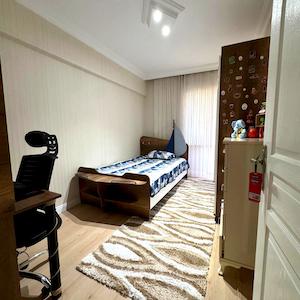 BEYLİKDÜZÜ ADNAN KAHVECİDE SİTE İÇİNDE BAKIMLI 3+1 SATILIK DAİRE