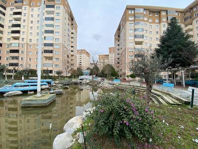 BEYLİKDÜZÜ ADNAN KAHVECİDE SİTE İÇİNDE BAKIMLI 3+1 SATILIK DAİRE