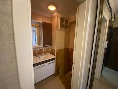 BEYLİKDÜZÜ ADNAN KAHVECİDE SİTE İÇİNDE BAKIMLI 3+1 SATILIK DAİRE