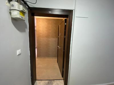 BEYLİKDÜZÜ ADNAN KAHVECİDE SİTE İÇİNDE BAKIMLI 3+1 SATILIK DAİRE