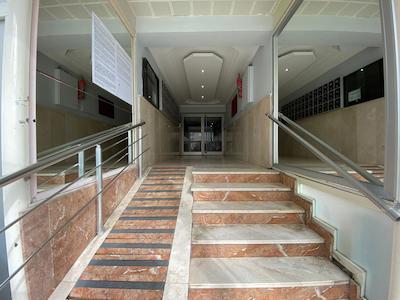 BEYLİKDÜZÜ ADNAN KAHVECİDE SİTE İÇİNDE BAKIMLI 3+1 SATILIK DAİRE