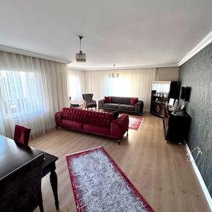 BEYLİKDÜZÜ ADNAN KAHVECİDE SİTE İÇİNDE BAKIMLI 3+1 SATILIK DAİRE