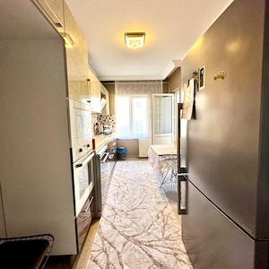 BEYLİKDÜZÜ ADNAN KAHVECİDE SİTE İÇİNDE BAKIMLI 3+1 SATILIK DAİRE