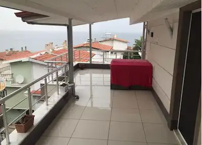 YALOVA ÇINARCIK SÜMER SITESINDE ÖZEL PLAJLI TRIPLEKS VILLA