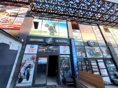 NAZIM HİKMET BLV.DA 218 M2 DÜZ GİRİŞ KULLANIMA HAZIR SATILIK İŞYERİ
