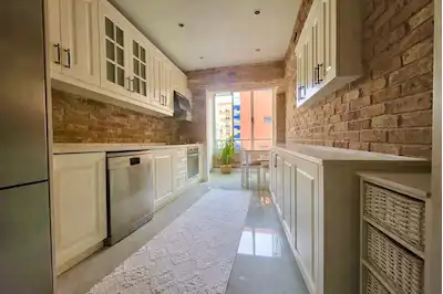 ÇEKMEKÖY EKŞİOĞLU SULTANEVLERİ SİTESİNDE YENİLENMİŞ AKILLI EV SİSTEMLİ 3+1 SATILIK DAİRE 