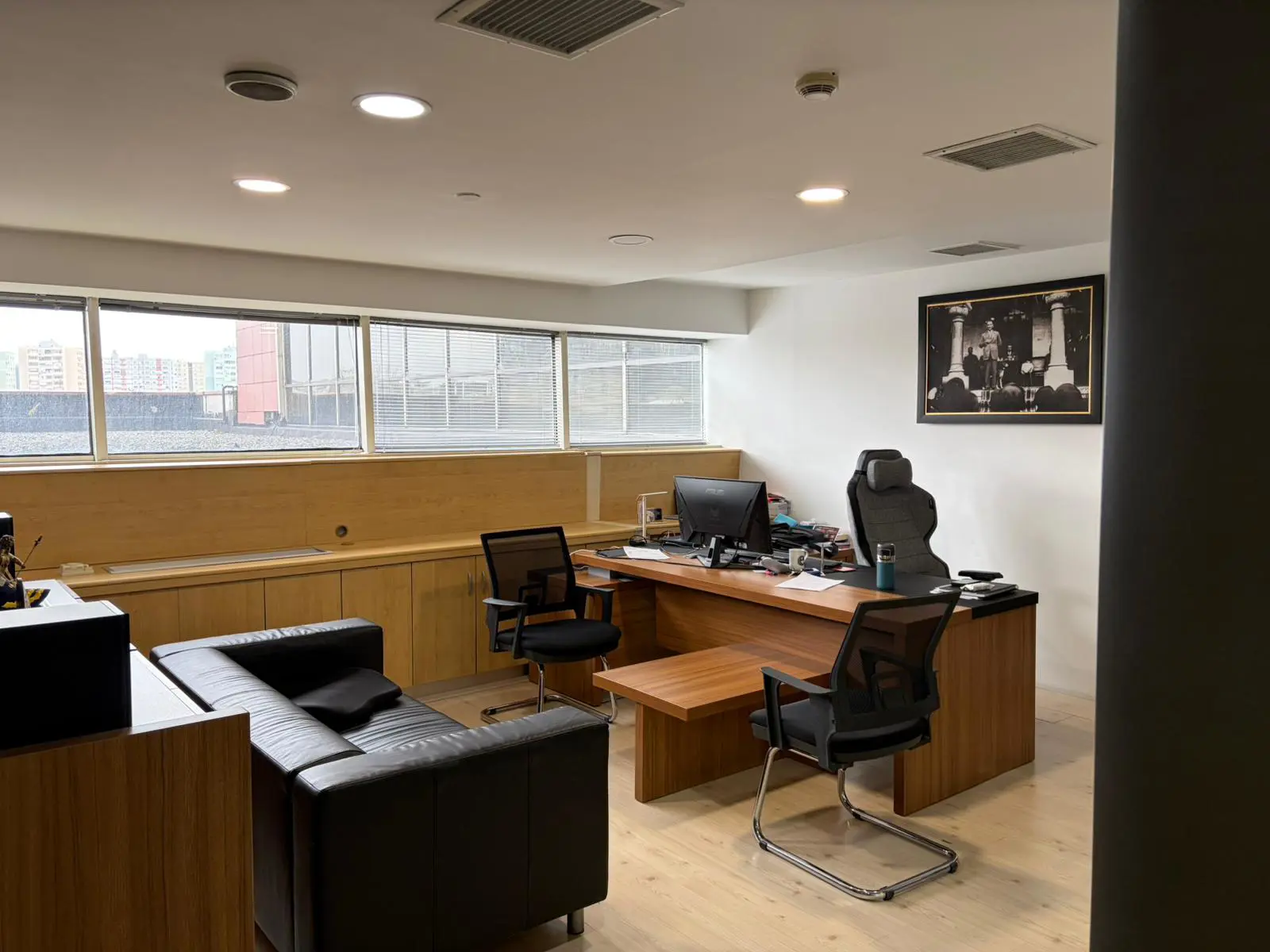 DÜNYA TİCARET MERKEZİ EGS DE NET 226 M2 OFİS