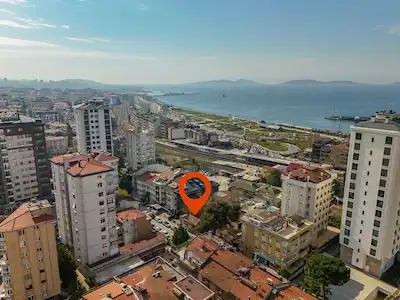 BOSTANCI MARMARAY GİRİŞİNDE 2 KATLI BAHÇELİ 2.DERECEDEN MÜSTAKİL