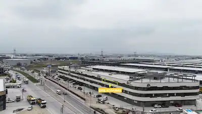 REMAX MAVI'DEN 1.OSB'DE CADDE CEPHELI OFIS