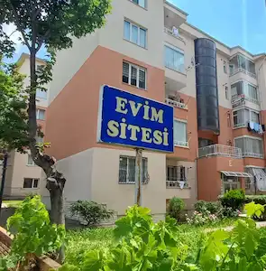 BATI ADLIYESI VE MILLET BAHÇESI YANI EVIM SITESINDE 3+1 DAIRE
