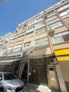 17 KARŞIYAKA BOSTANLI MAHALLESI’NDE MERKEZI KONUMDA SATILIK 2+1 DAIRE 
