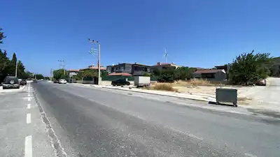 REMAX KUVARS ÇEŞME ÇIFTLIKKÖY'DE 20/40 İMARLI 585 M² ARSA