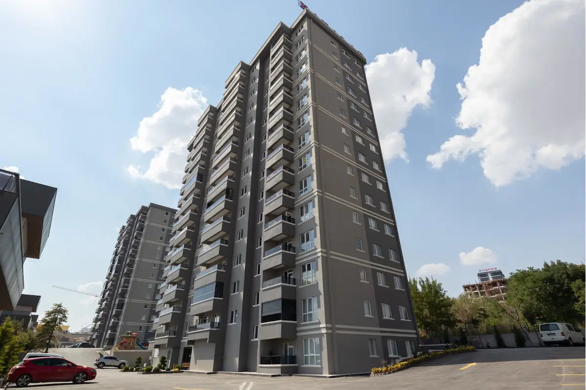 ETİMESGUT YUKARIYURTÇU’DA SIFIR ÖN VE KÖŞE 2+1 KİRALIK DAİRE