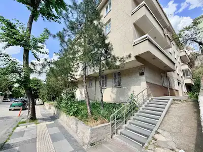 ÇANKAYA HARBIYE MAH. KİRALIK BÜYÜK 2+1 DAIRE UYGUN FIYATLI