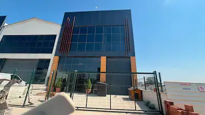 PAŞAALANI’NDA ŞEHRİN MERKEZİNDE 850 M² KOMPLE TİCARİ BİNA - FATURA KESİLECEKTİR.