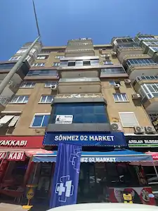 100. YIL DA ANA CADDE ÜZERİNDE TABELA DEĞERİ OLAN OFİS