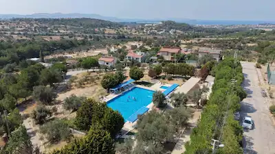 DADAŞKENT’IN EN ÖZEL KONUMUNDA SATILIK VİLLA | HAVUZ-KAFETERYA-MARKET YANI | 4+1
