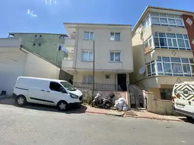 NECIP FAZIL MAHALLESINDE SATILIK 2+1 BAHÇE KULLANIMLI DAIRE