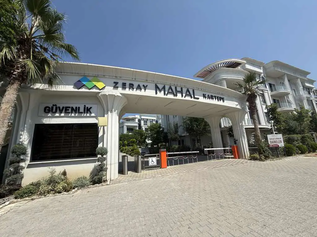 KARTEPE ZERAY MAHAL SİTESİNDE KISMİ EŞYALI KİRALIK 2+1 DAİRE