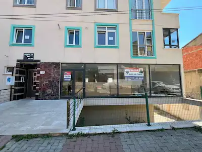 SULTANBEYLİ FATİH MAHALLESİ DEPOLU SIFIR DÜKKAN