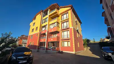 BAŞISKELE YEŞILYURT DA 200 M2 4+1 BAHÇE DUBLEKS